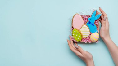 Paskalya bayramı tatlı hediye kurabiye tavşan eli