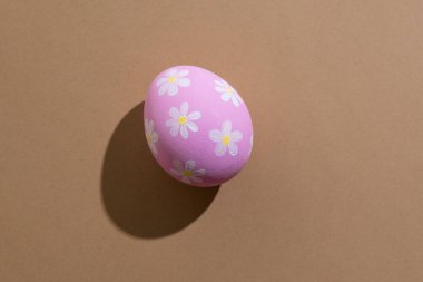 Güzel Paskalya yumurtası bayramı hediye kartı bahar tatili