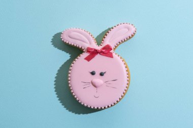 Şenlikli pastane yemekleri, tatlı pastalar, hediye tatilleri.