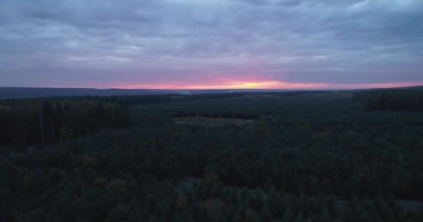 Widok z lotu ptaka natura krajobraz zachód słońca wsi — Wideo stockowe