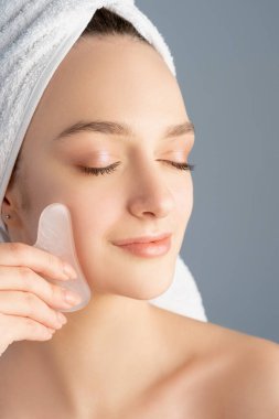 Gua sha masaj yüz kaldırma kadın deri taşı