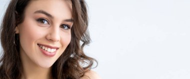 Cilt bandı. Güzellik arttırıcı. Kadın yüzü.