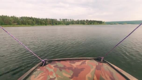 Barco a caballo pesca deportiva naturaleza paisaje vista — Vídeo de stock