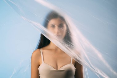 Deri gençleştirme estetik cerrahi kadın dekoltesi