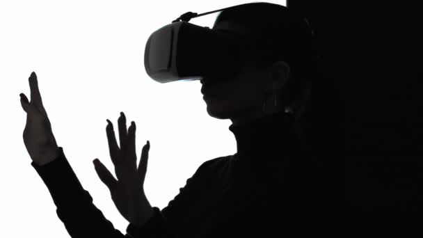 Virtual reality silhouette female portrait cyber — Stock Video