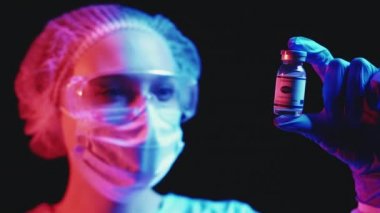 Aşı geliştirme covid-19 laboratuvar teknisyeni şişesi