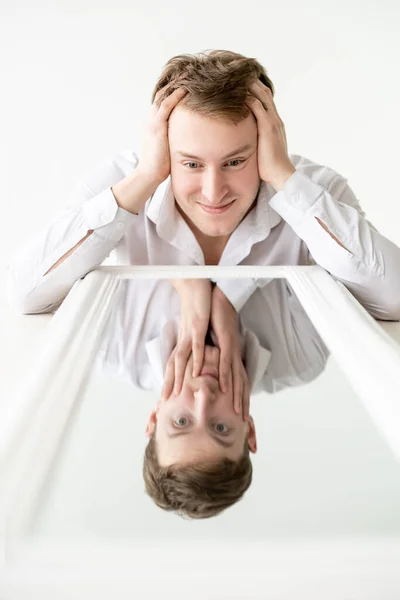 Uomo bipolare panico procrastinazione psicologia — Foto Stock