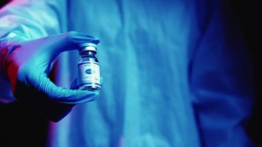 covid-19 aşı tedavi tüpü ampul elleri