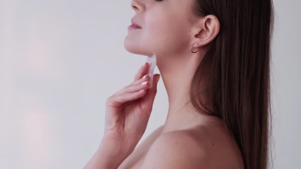 Gua sha massaggio femminile ringiovanimento della pelle set di 2 — Video Stock