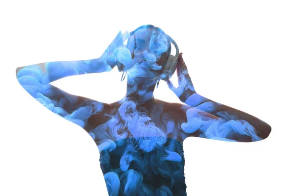 Çifte pozlama siluet müzik mavi duman kadın — Stok fotoğraf