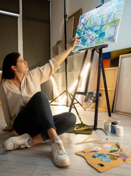 Fine art studio female painter favorite hobby — Stock Photo, Image