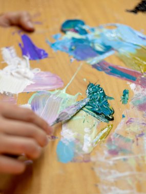 ressam sanat sürecinde profesyonel sanatçı