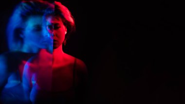 bipolar bozukluk pembe mavi ışıktaki kadını üzdü