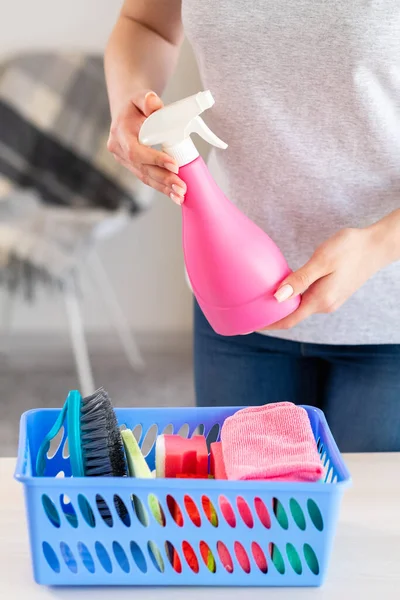 Házimunka takarítás eszközök háziasszony munka — Stock Fotó