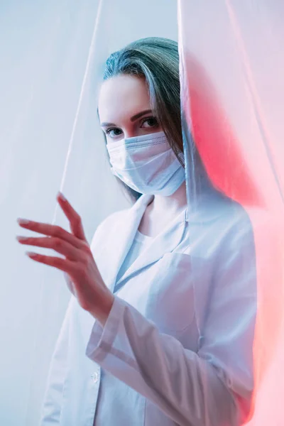 Plastická chirurgie kosmetička portrét žena lékař — Stock fotografie