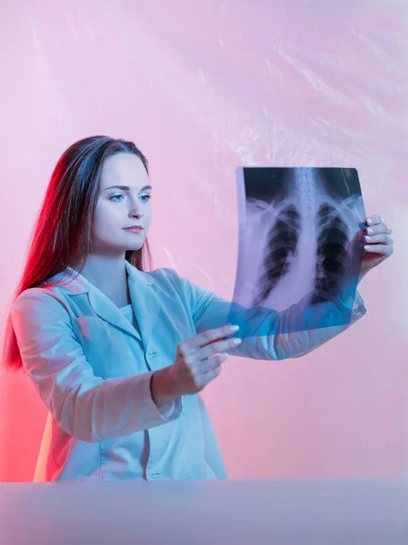 Diagnostic radiology rib study surgeon chest x-ray — Stock Photo, Image