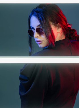 resim portresi siber punk model kırmızı mavi neon kadın