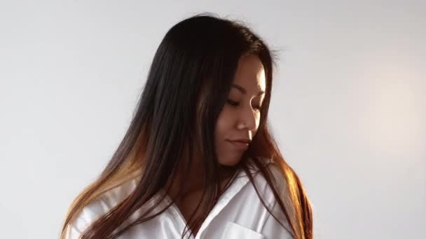 Κομψή ασιατική γυναίκα κομψή εμφάνιση τάση ομορφιά — Αρχείο Βίντεο
