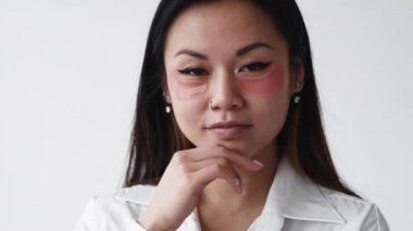 Göz teması kadın güzellik yaşlanmayı önleyici maske