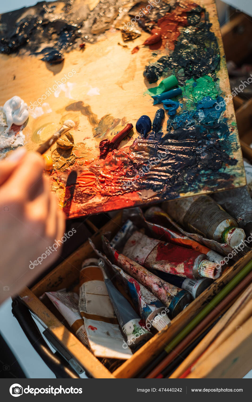 Peinture hobby art procédé peinture à la main sur palette image libre de  droit par golubovy © #474440242