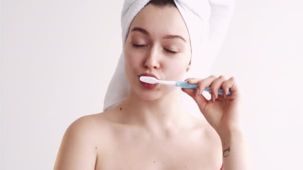 Oral hygiene dental health woman brushing teeth — Stock Video