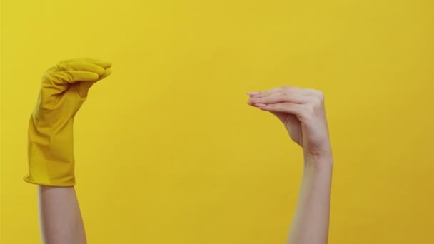 Schoonmaken spel hand theater sokken tonen imitatie — Stockvideo