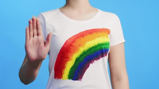 Detener la discriminación lgbt protesta lesbiana mujer no — Vídeos de Stock