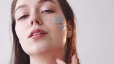 Killi maske cilt tazeleme kadın yüzü