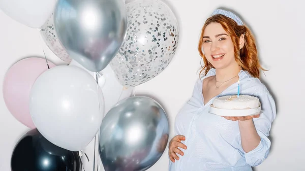 Bebek partisi mutlu hamile kadın — Stok fotoğraf
