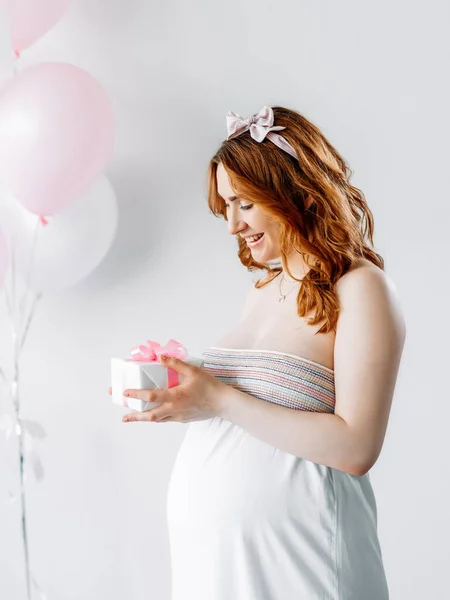 Fiesta de la ducha del bebé mujer embarazada sorpresa festiva — Foto de Stock