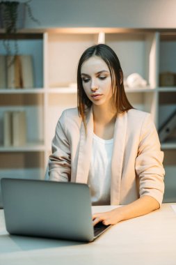 uzak iş yeni normal yaşam tarzı serbest iş