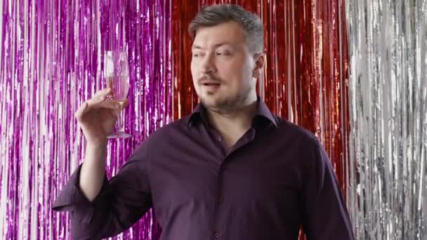 Drink expert legrační muž dovolená party slavnostní — Stock video