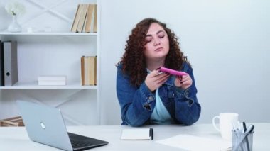 Tatil ertelenmiş kadın pasaportu iptal edildi