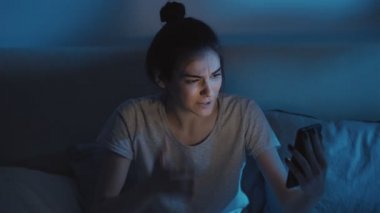 Uykusuzluk çeken kadınlara telefon, video odası.