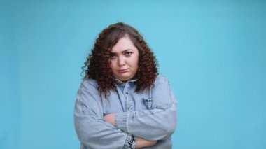 Beden utanması obezite sorunu olan obez kadın gücendi.