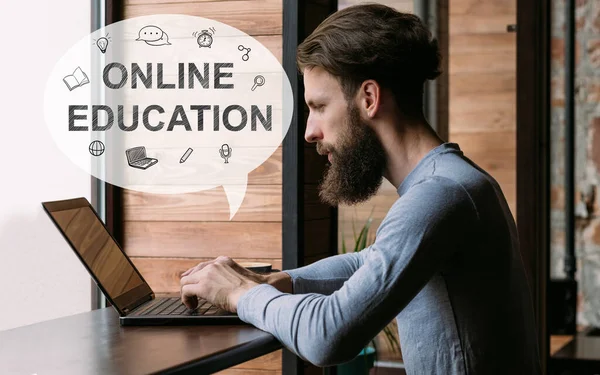 Online utbildning distansutbildning student bärbar dator — Stockfoto