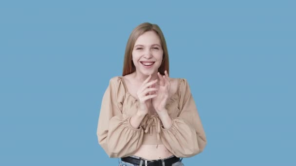 Expectativa emocionante chica curiosa espera gif loop — Vídeos de Stock