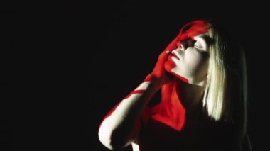 AIDS, kan kanseri, uyuşturucu, heba olmuş kırmızı kadın.