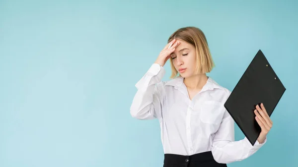 Esgotado escritório mulher negócio projeto problema — Fotografia de Stock