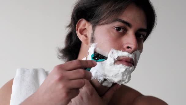 Morgon grooming stilig man hudvård behandling — Stockvideo