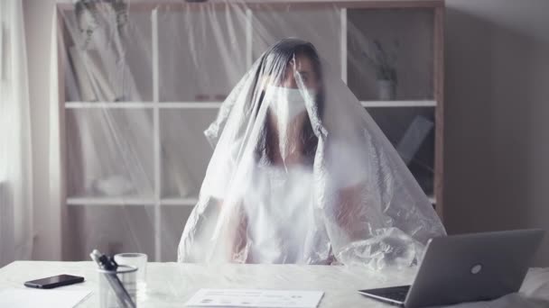 Pandemia urlopu biznesu bankructwo kobieta maska — Wideo stockowe
