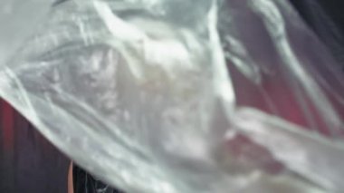 Plastik kirliliği eko moda kadını çöpü israf etti