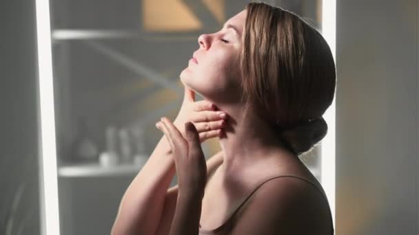 Jogi twarzy ćwiczenia masaż kobieta skóra liftingu — Wideo stockowe