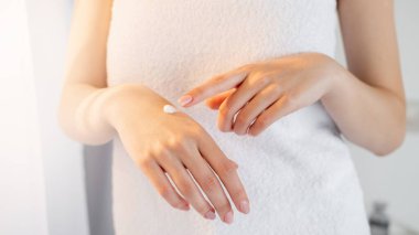 El muamelesi kadın güzelliği besleyici bakım