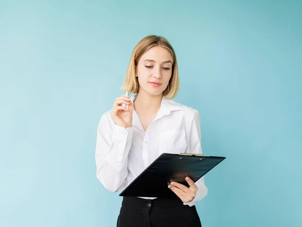 Oficina notas mujer ejecutiva gestión del tiempo — Foto de Stock