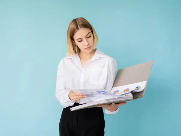 Proyecto empresarial mujer ejecutiva documentos de estudio — Foto de Stock