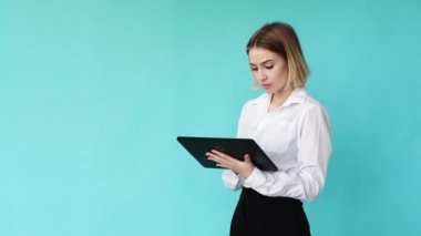 kadın yönetici danışman yönetici kadın tableti