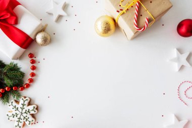 Xmas kartpostalı Mutlu yıllar hediye süsü beyazı