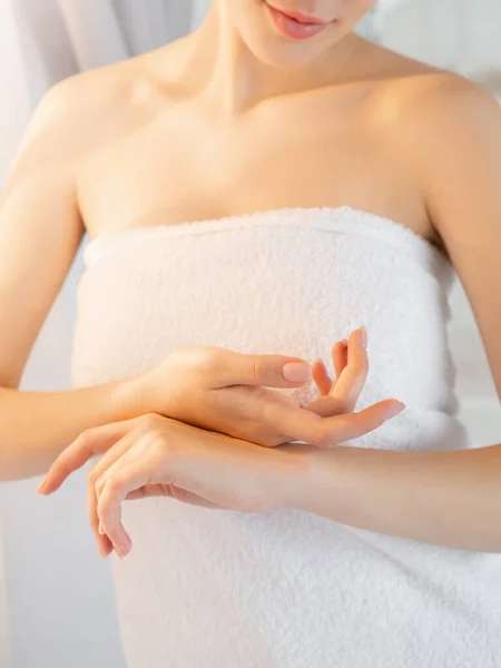 Beauty care skin beauty smooth nourishing body — Stock Photo, Image