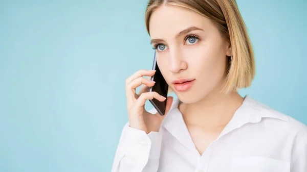Comunicazione mobile business donna digitale — Foto Stock